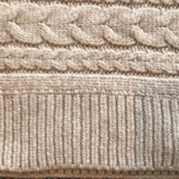 Blank NYC beige cable knit crew neck sweater with exaggerated shoulders. - Picture 5 of 12